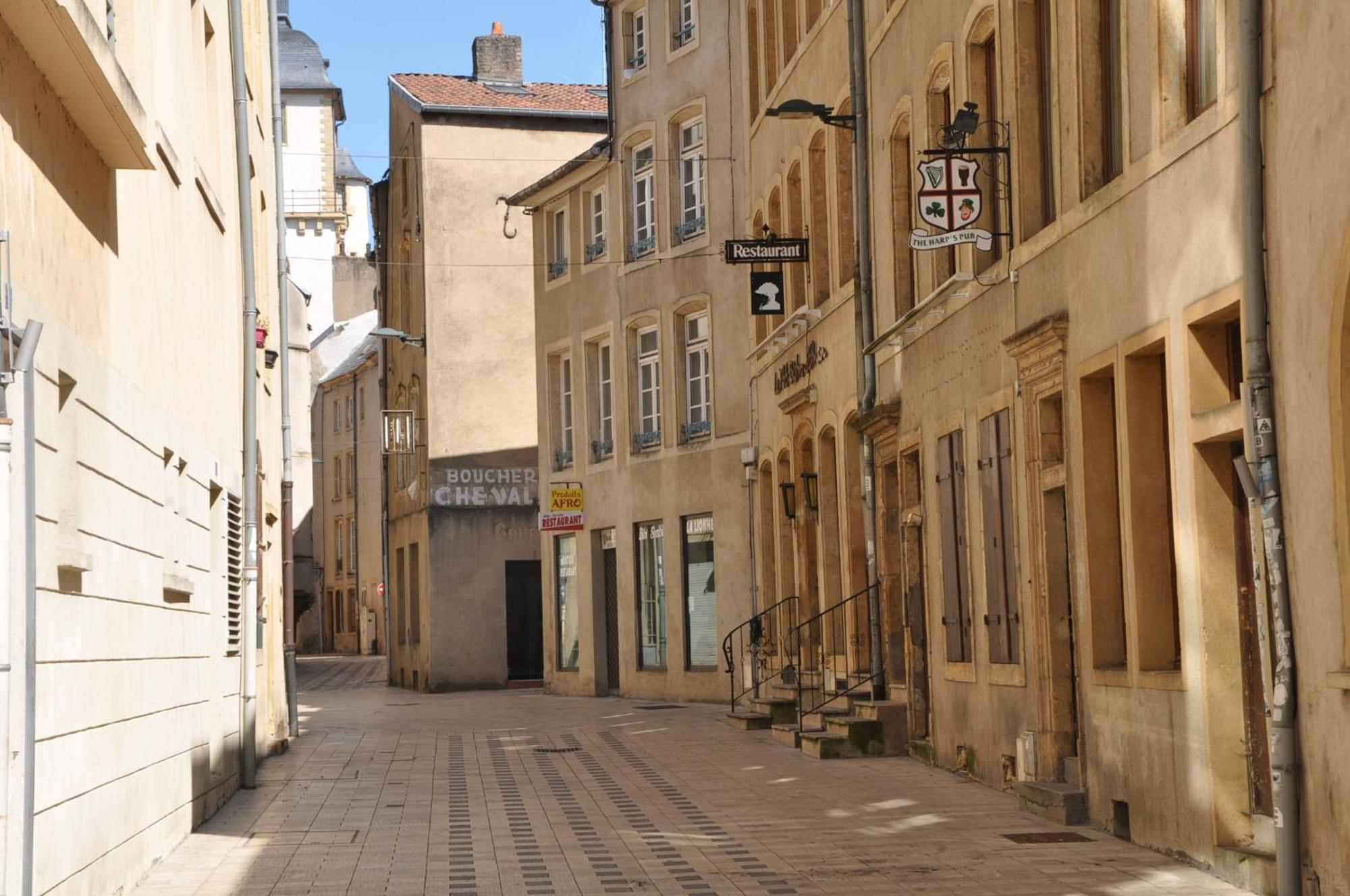 Appartement en centre piétonnier proche de la gare Thionville Extérieur photo